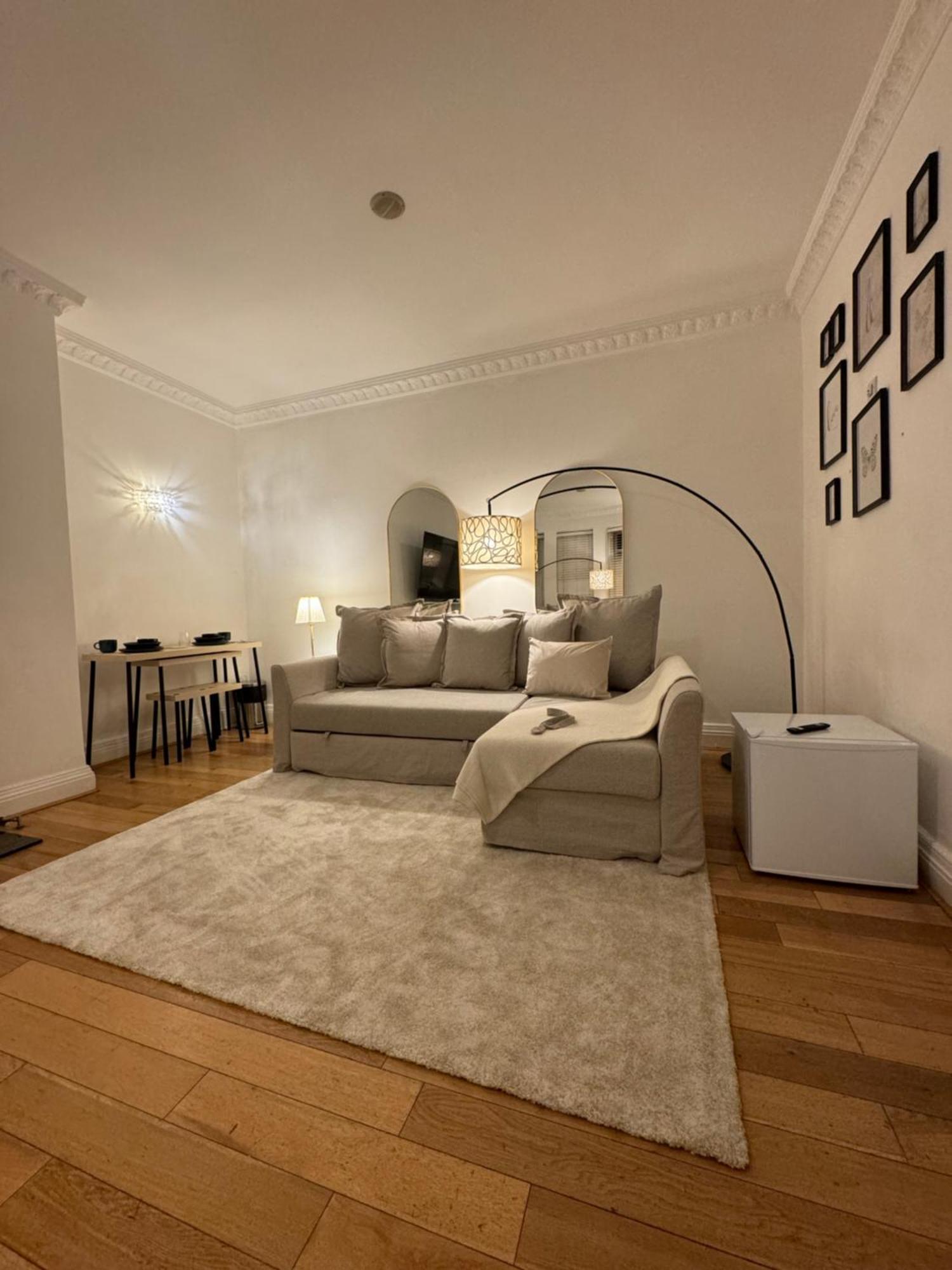 Hyde Park Corner House * London