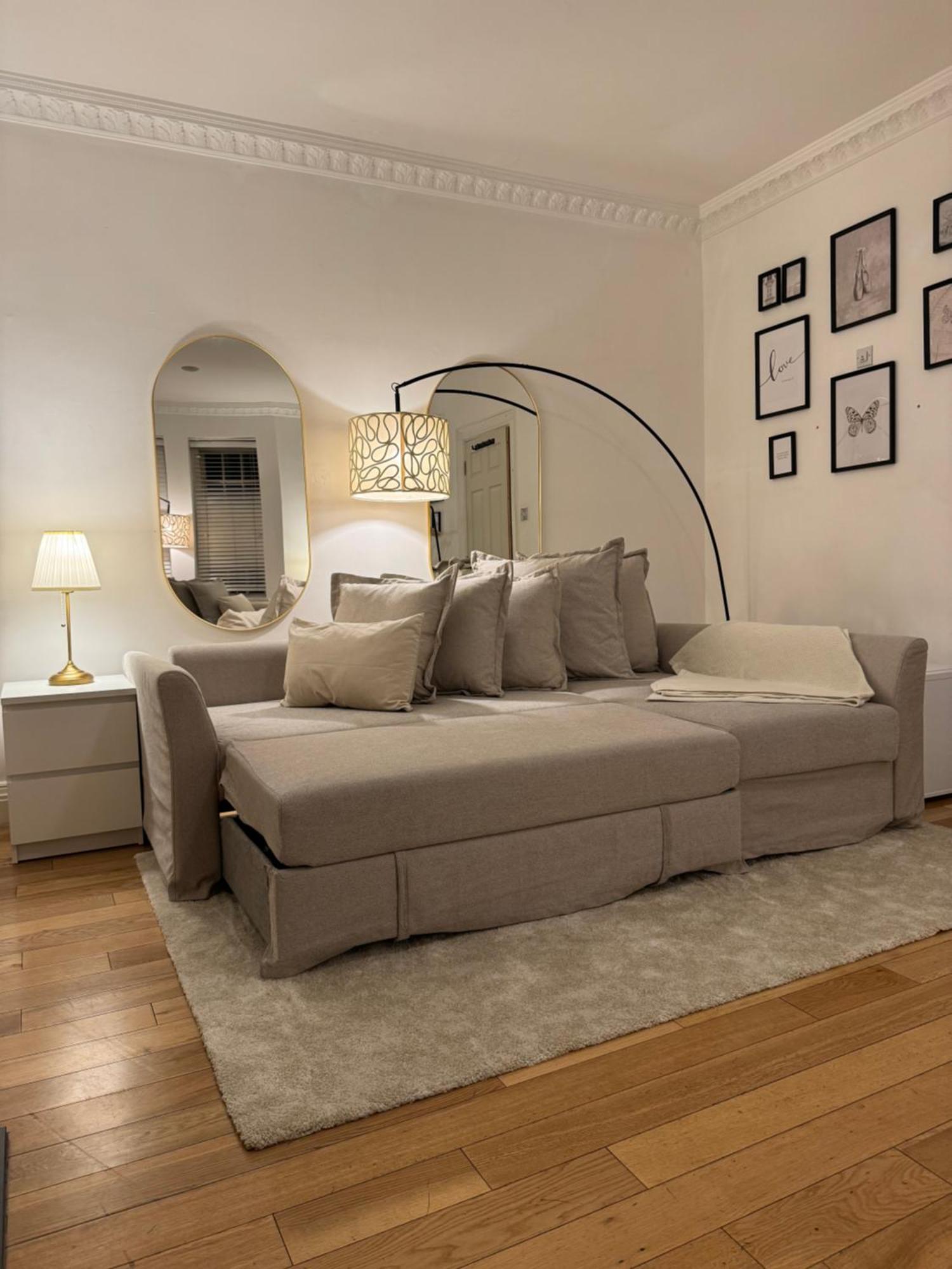Hyde Park Corner House *