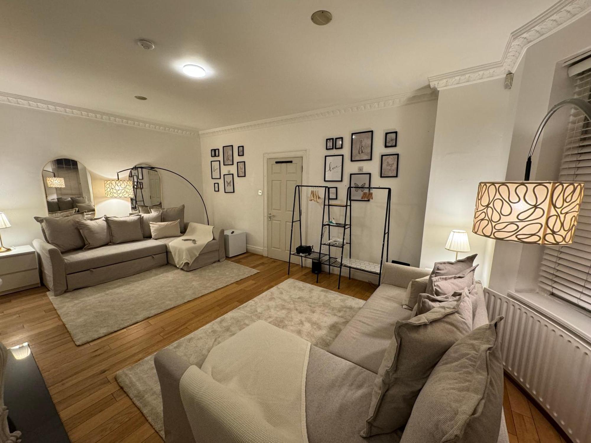 Hyde Park Corner House Homestay
