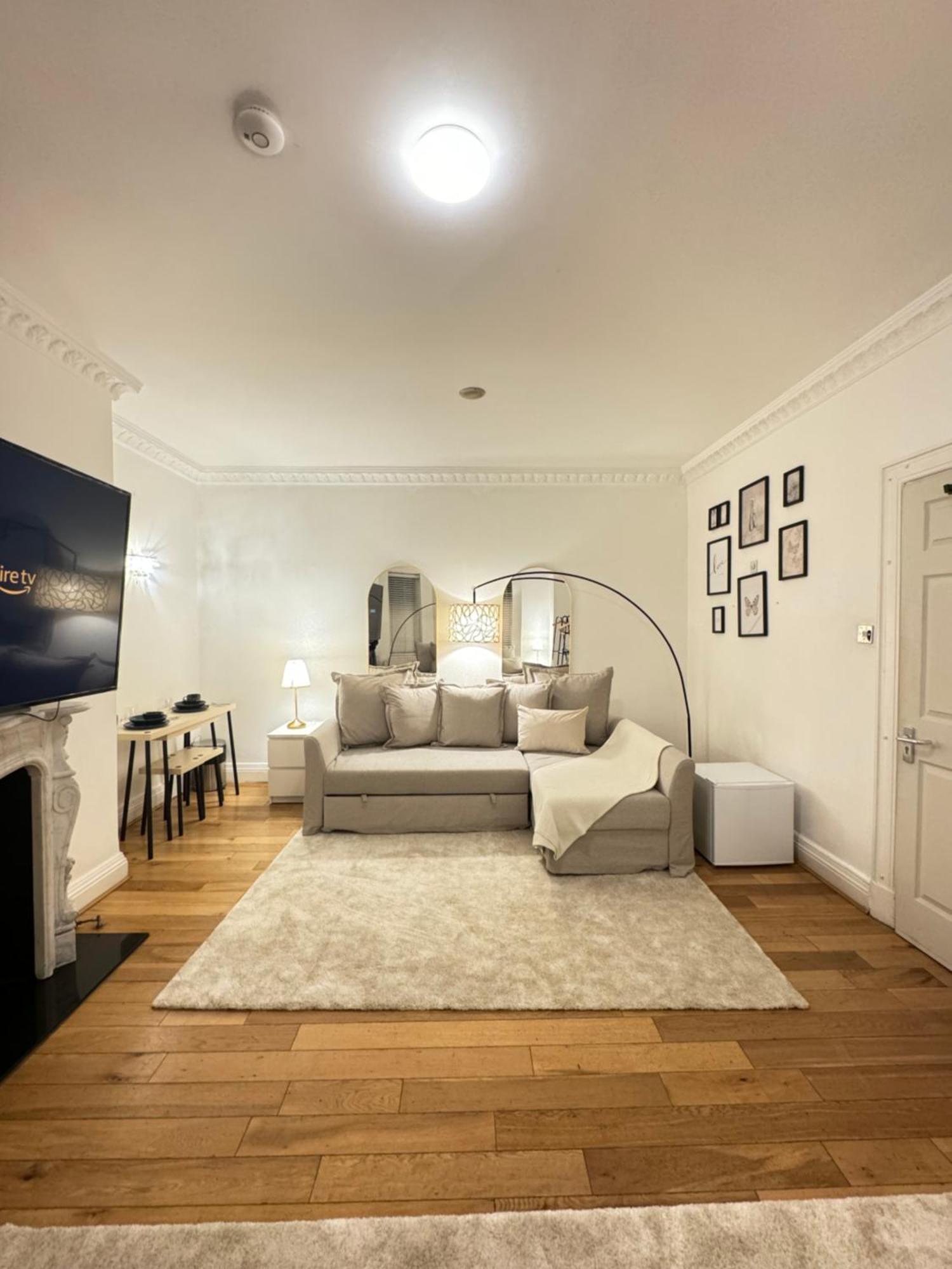 Homestay Hyde Park Corner House London
