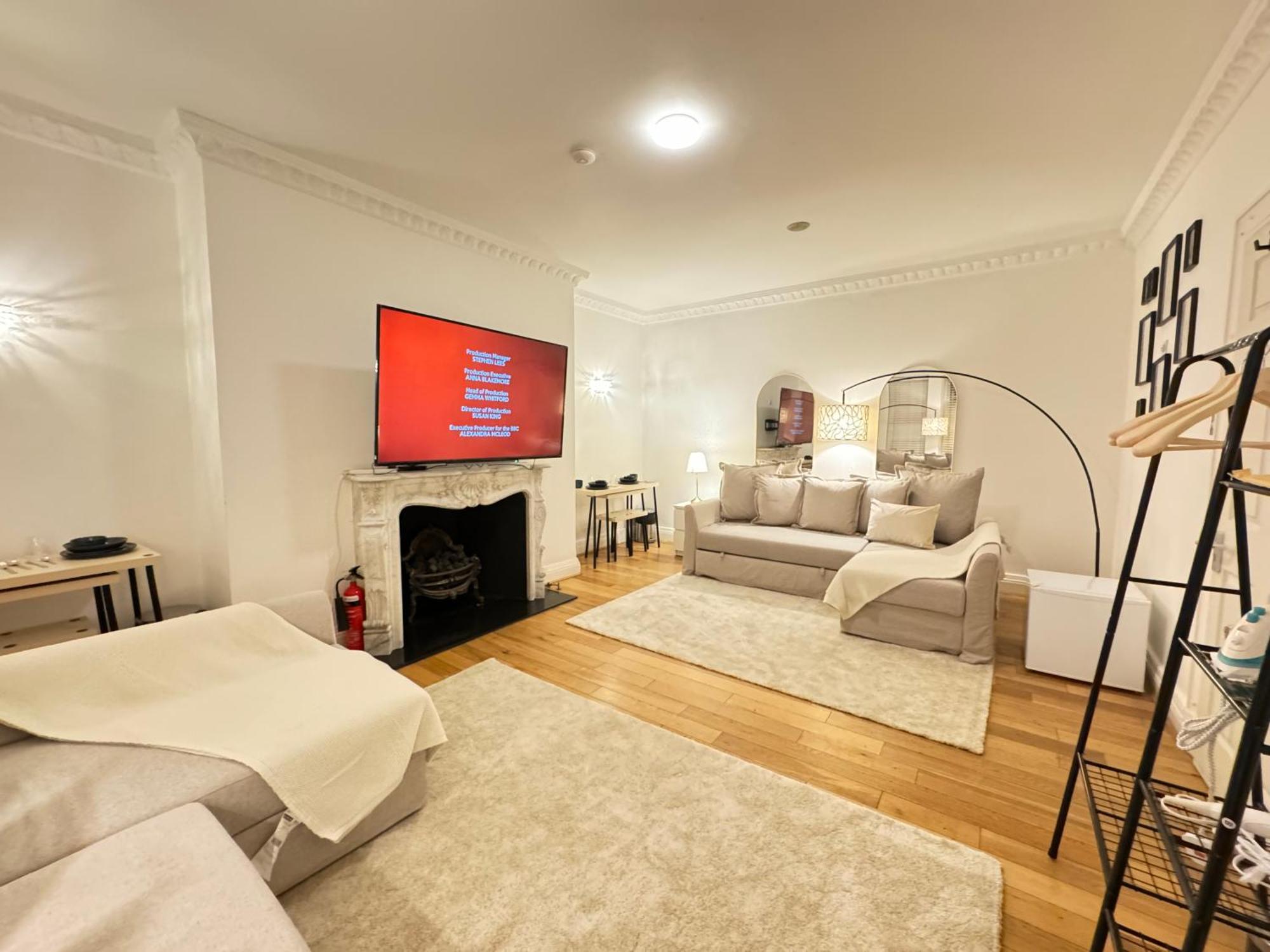 Homestay Hyde Park Corner House