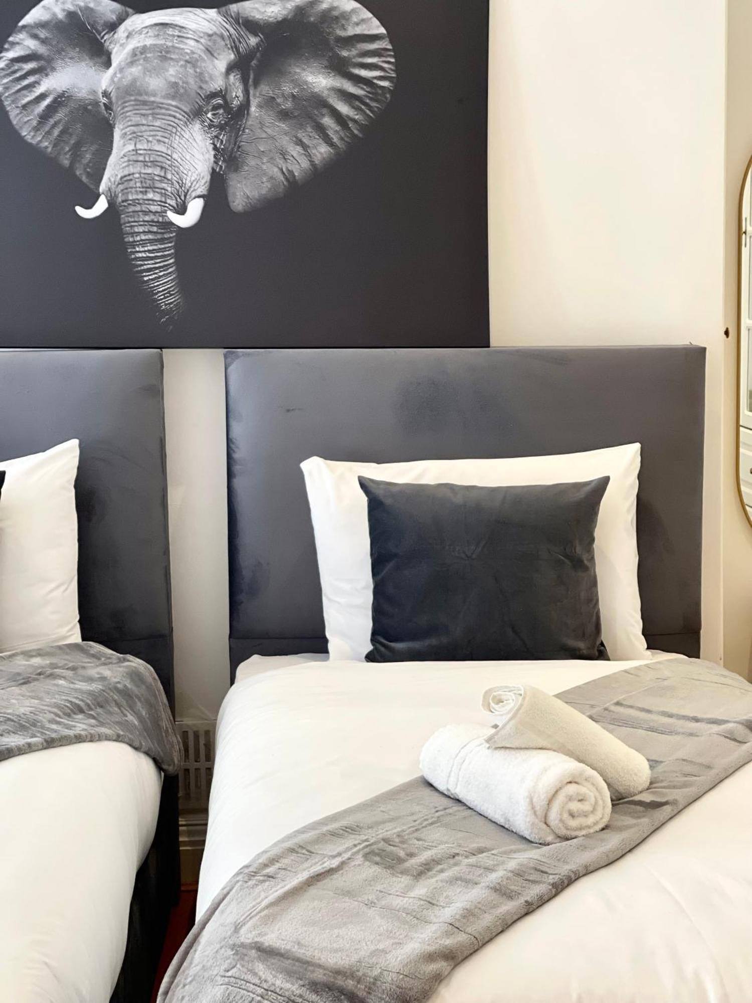 Hyde Park Corner House Homestay London